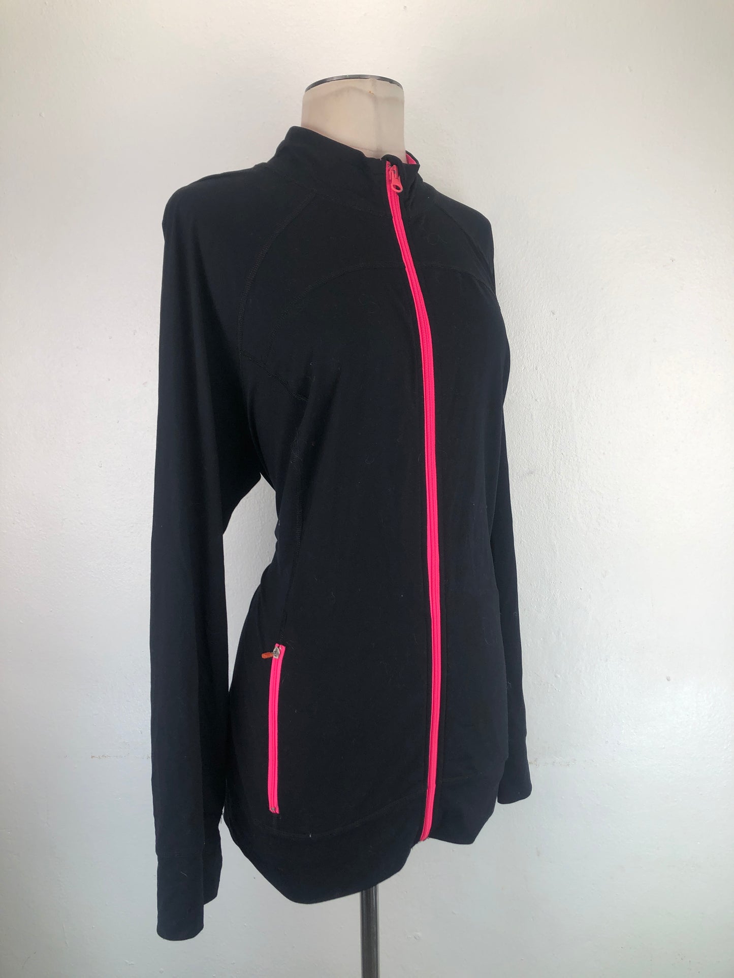 Abrigo Negro Active