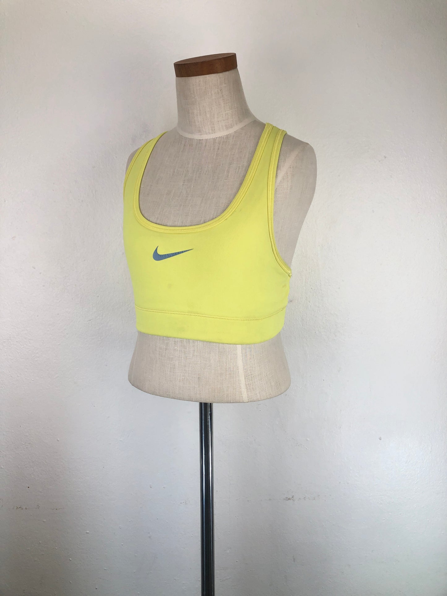 Blusita Amarillo Deportivo Nike