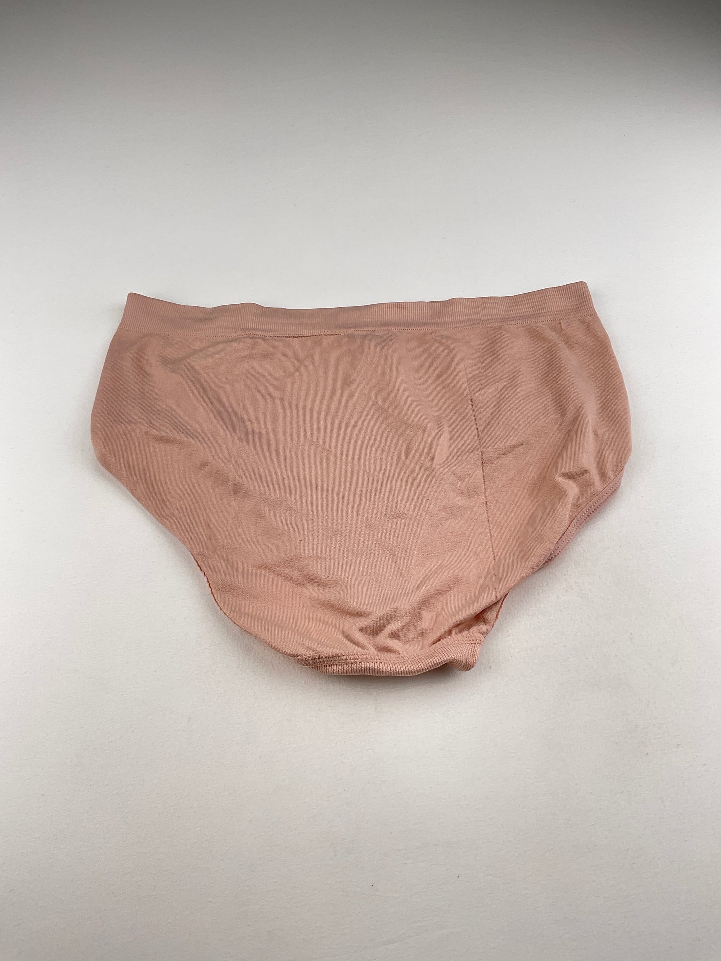 Panti Crema Attributes