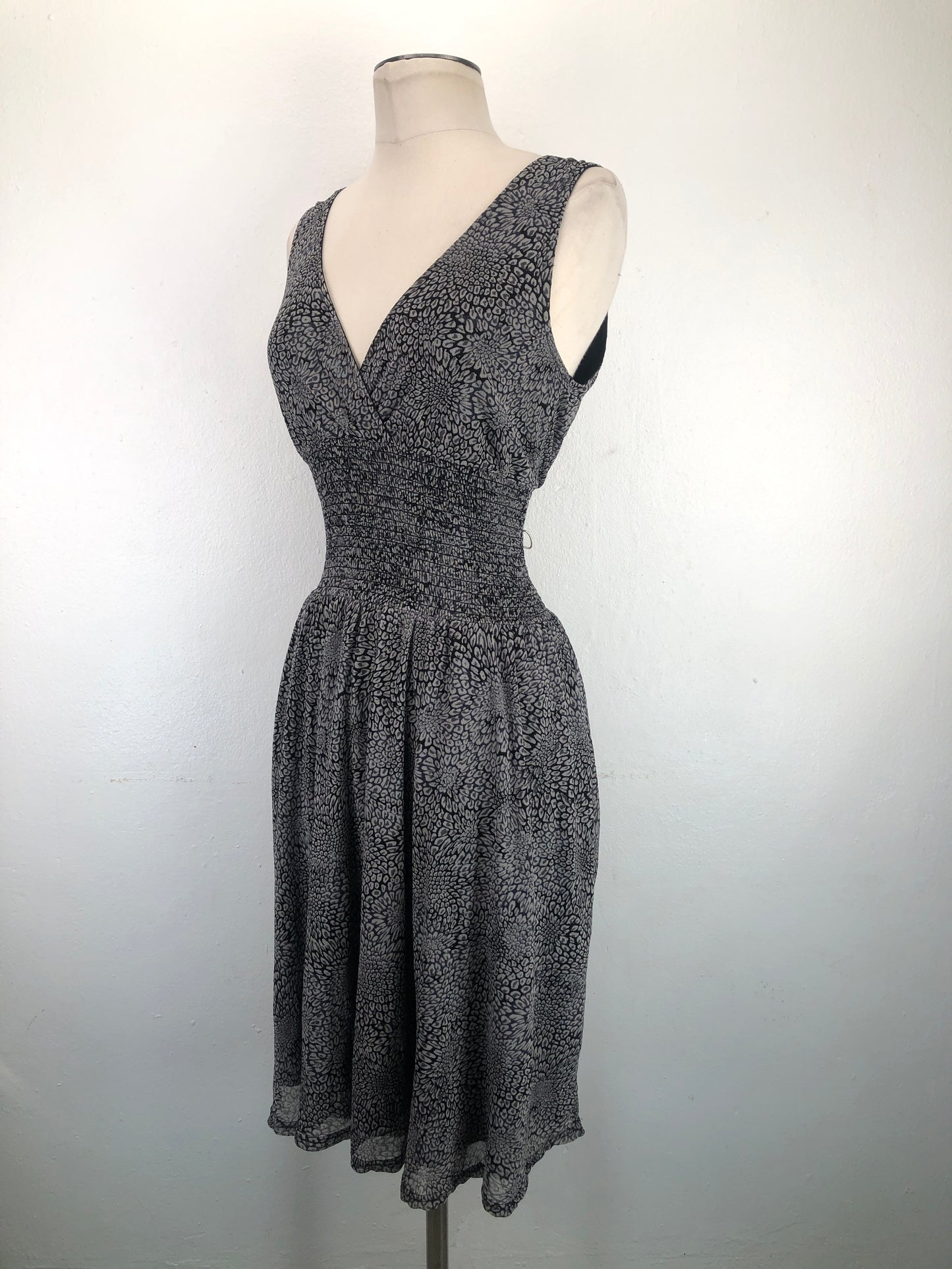 Vestido Gris Floral Express