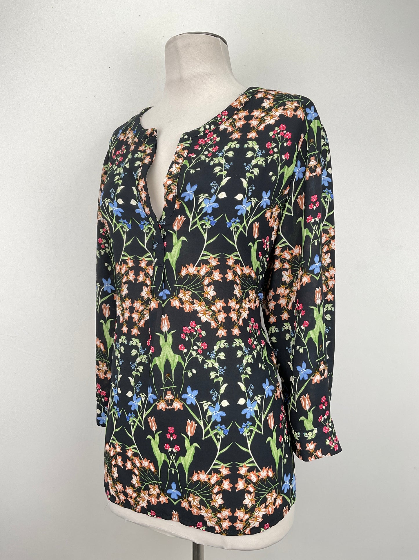 Blusa Negro Floral Dalia