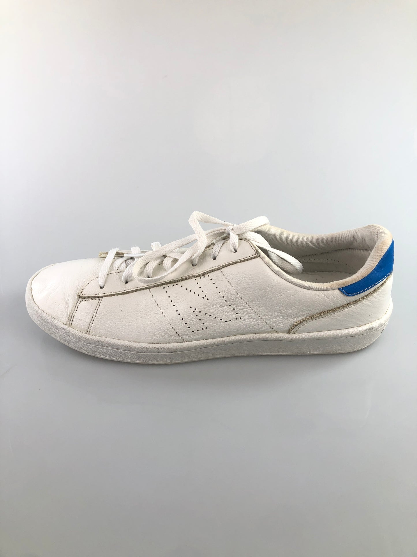 Tenis crema Nb Deportivo
