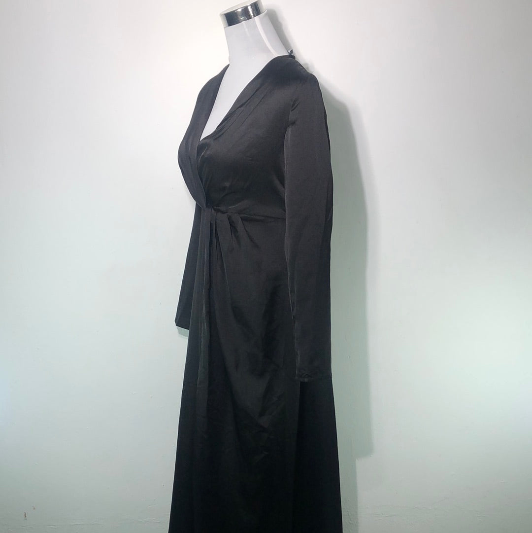Vestido Negro Prettylittlething