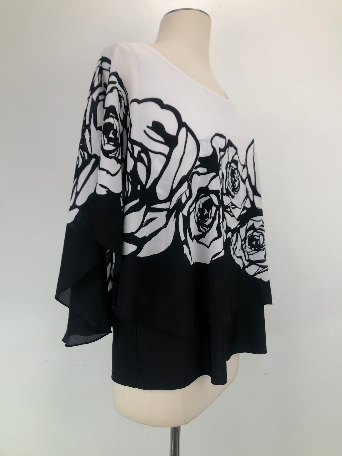 Blusa Negro A Floral Nygard