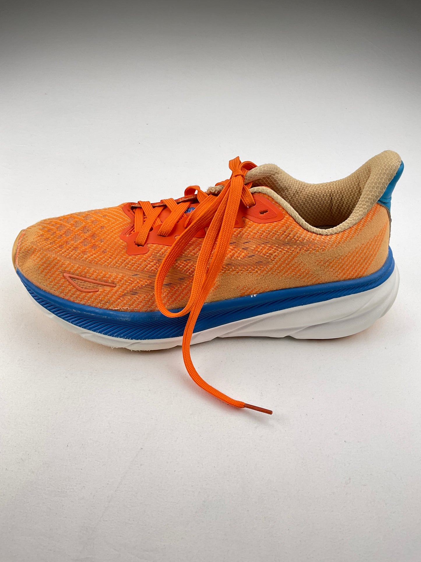 Tenis Naranja Deportivo Kaiba