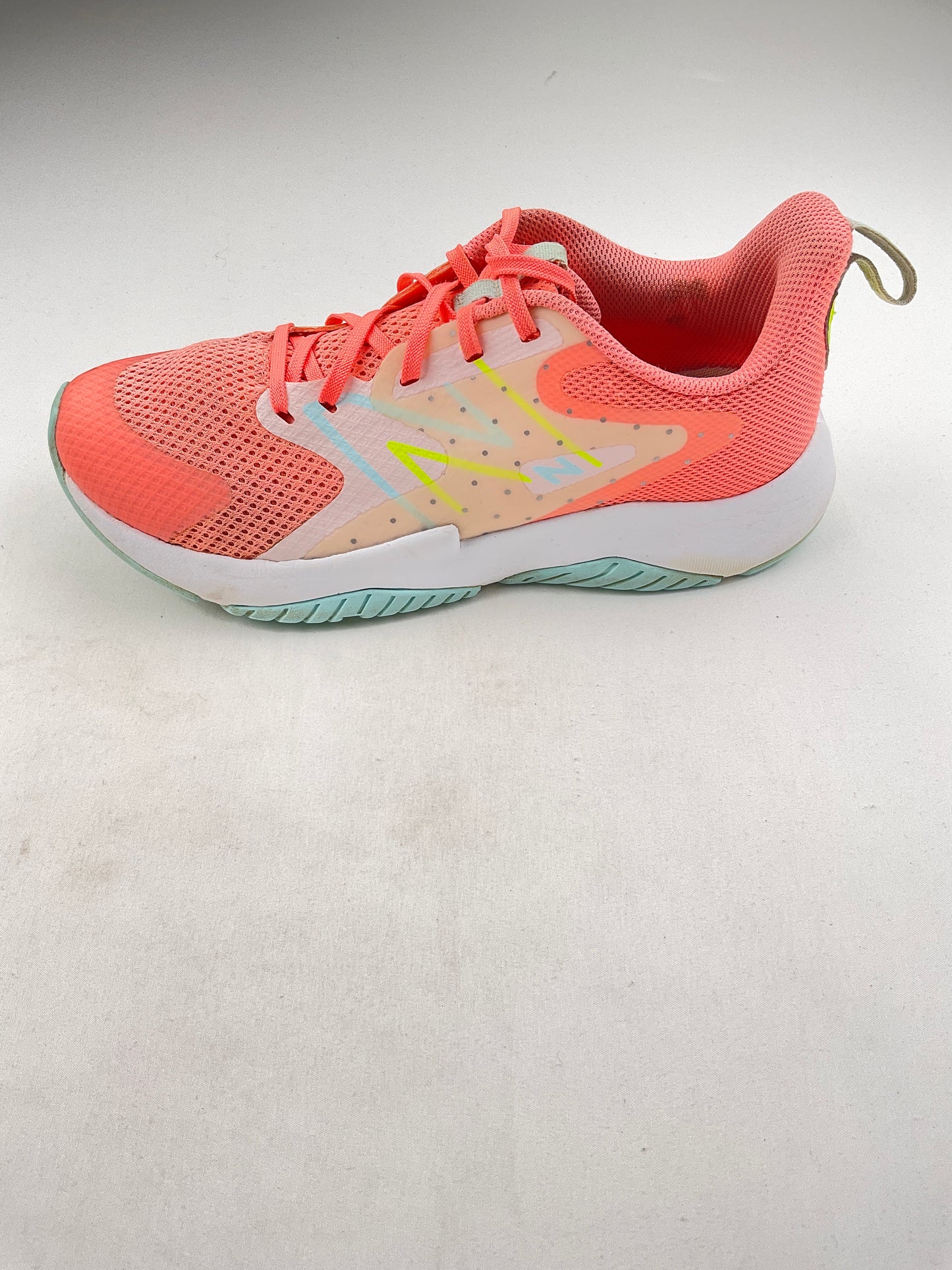 Tenis naranja NB Deportivo
