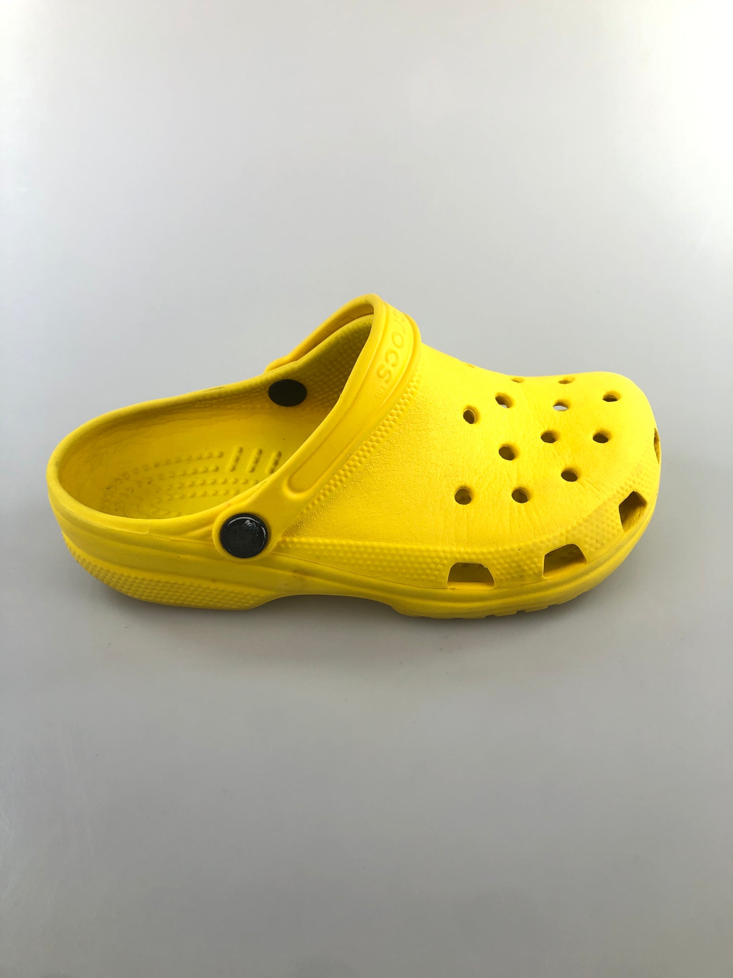 Sandalia Crocs Amarillo