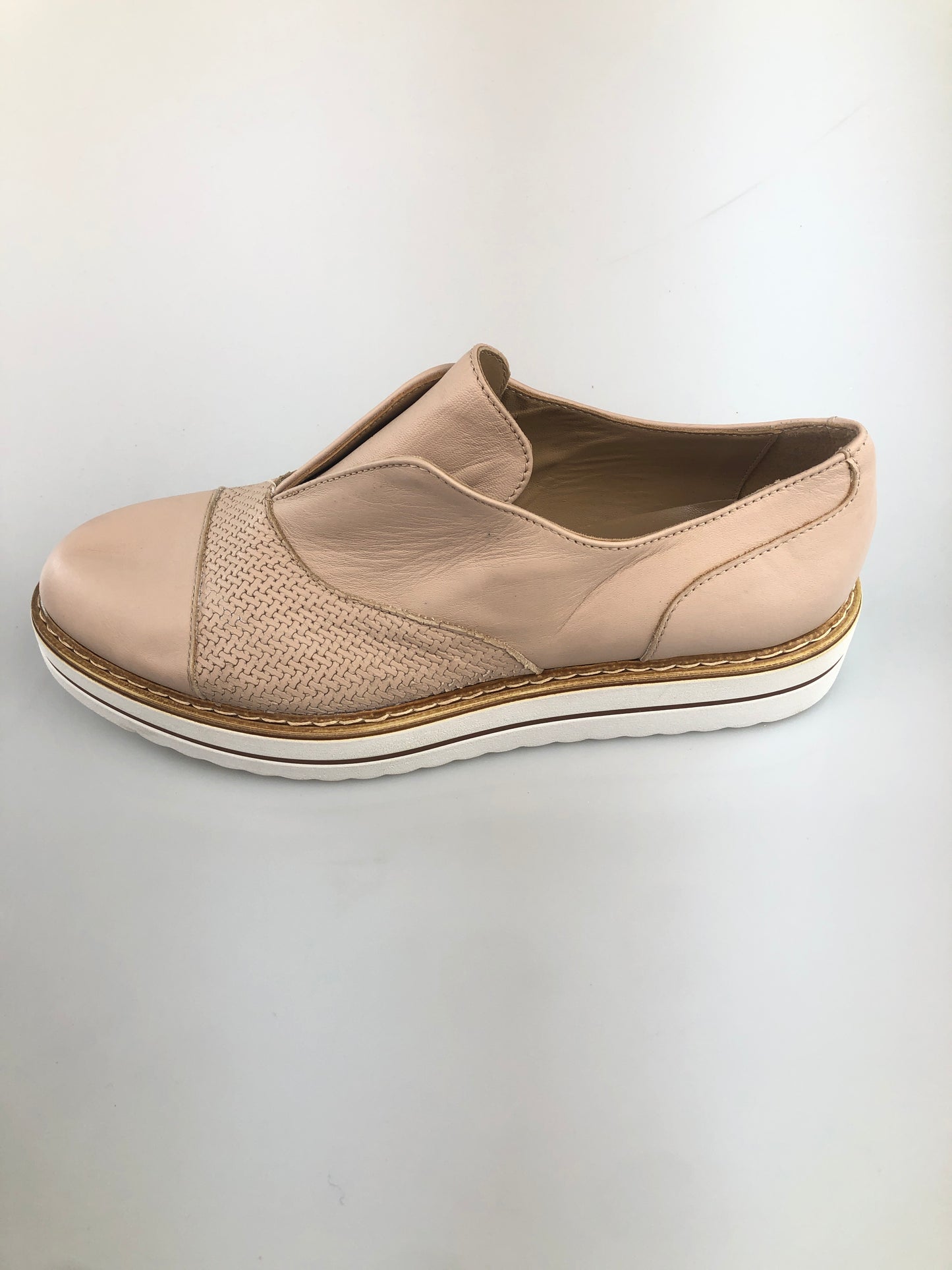 Zapatos Crema Summit