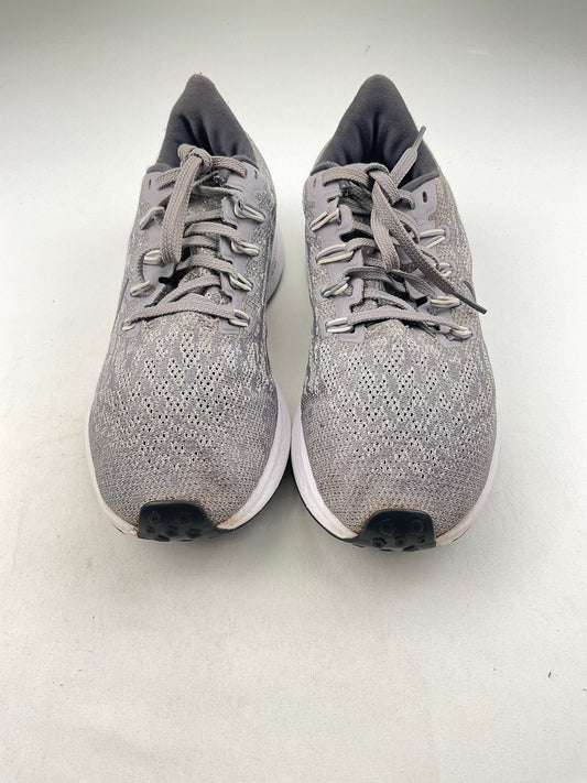 Tenis gris Nike ZOOm