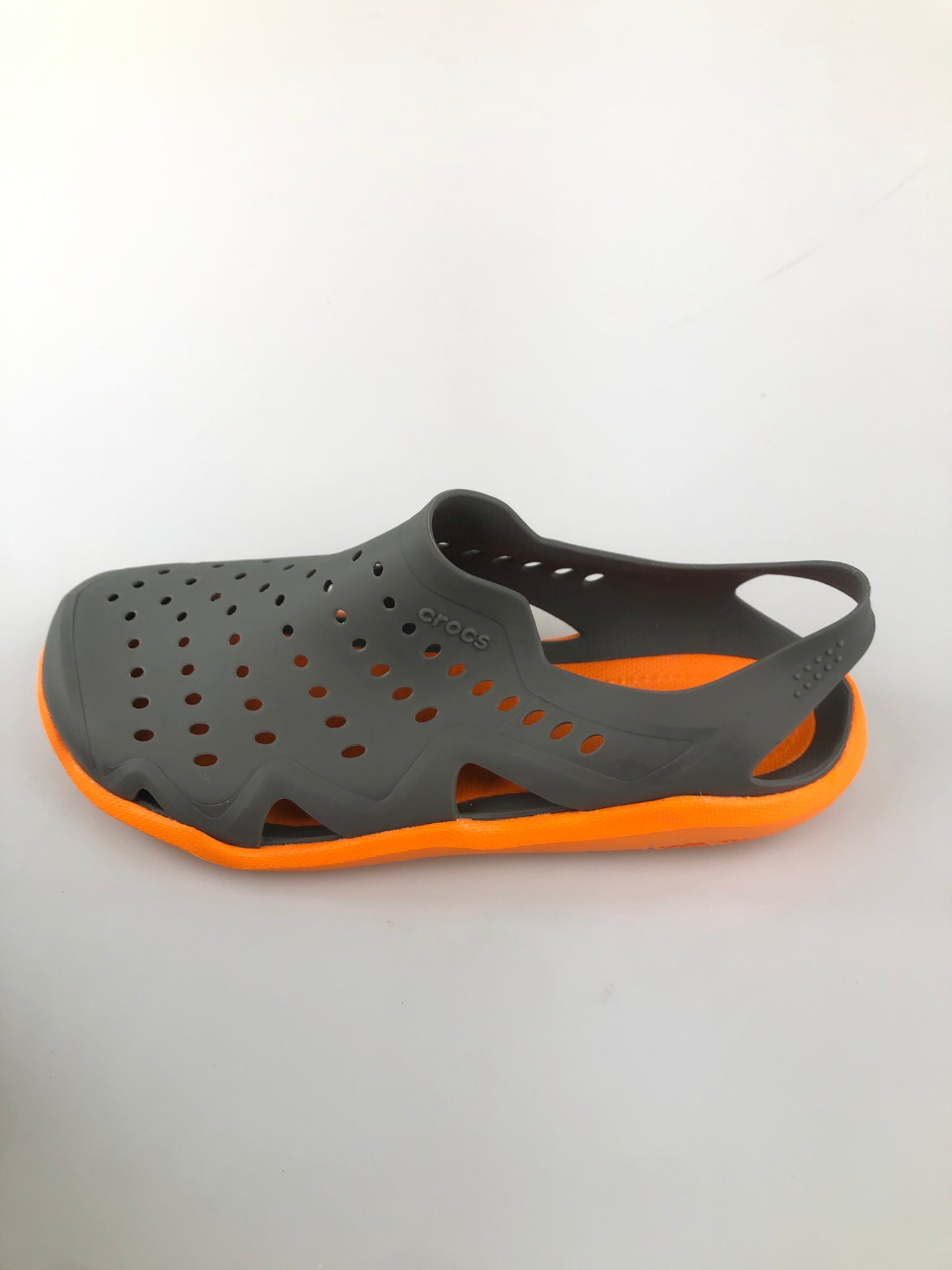 Sandalia Gris Crocs