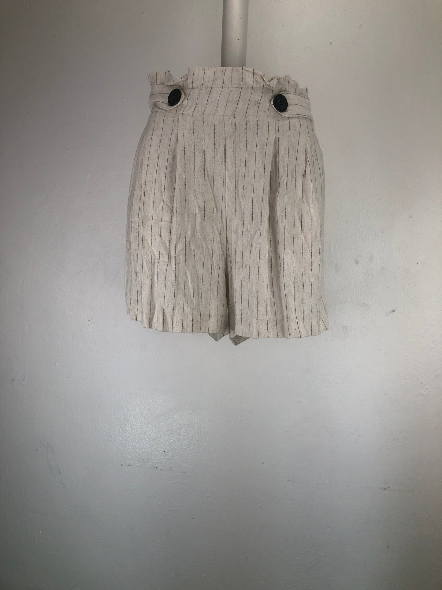 Short Beige de Rayas Stradivarius