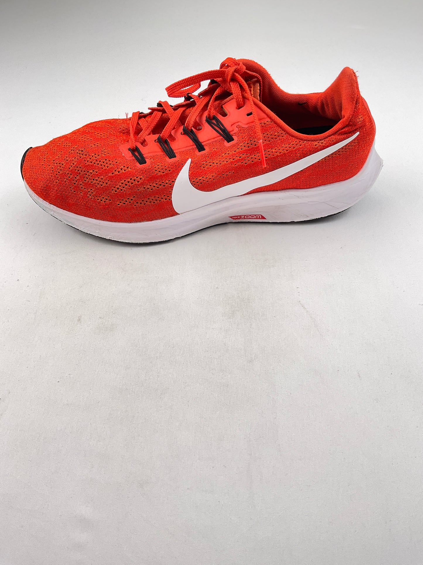 Tenis naran deport Nike