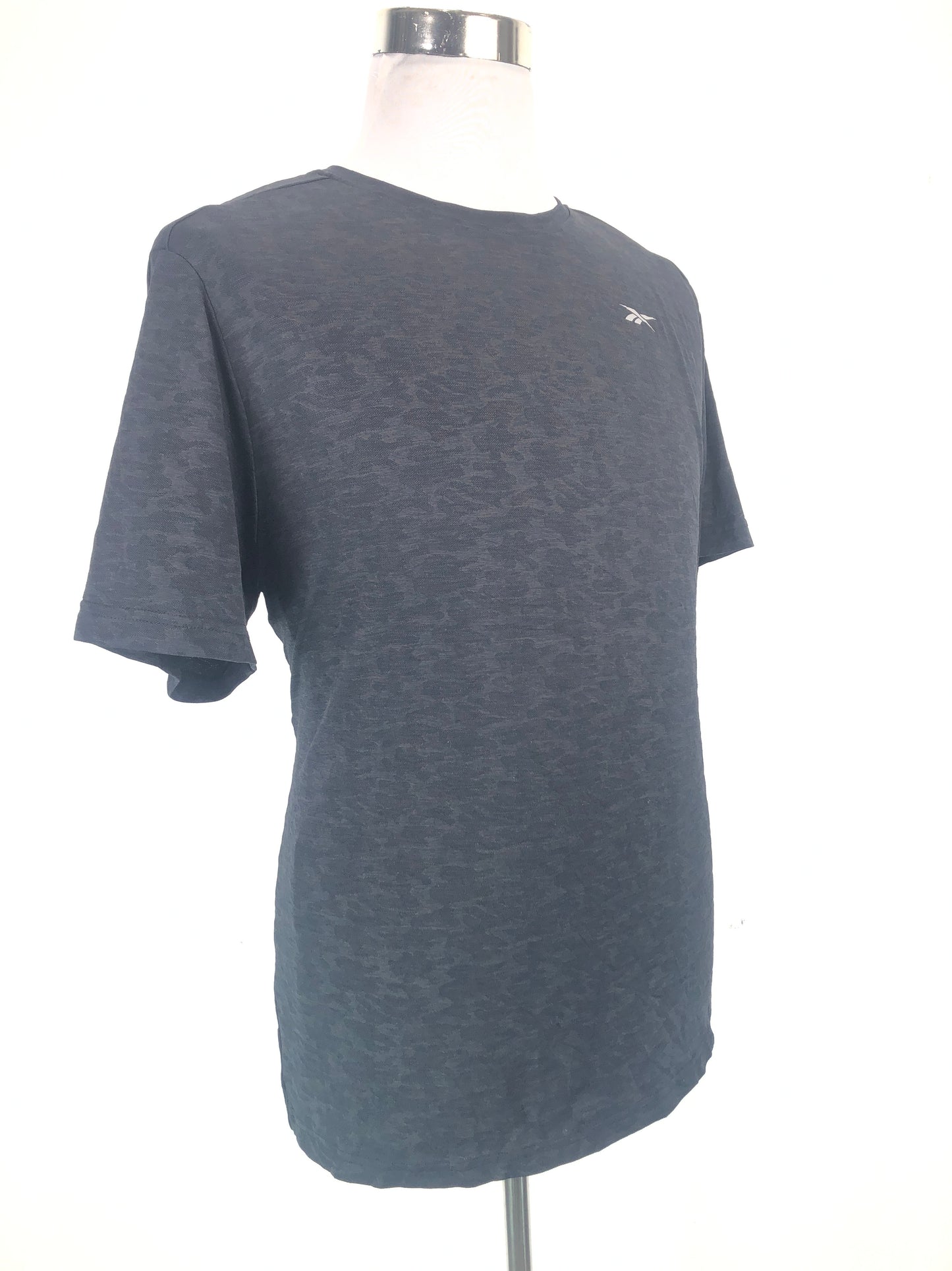 Camiseta Negro Rebook
