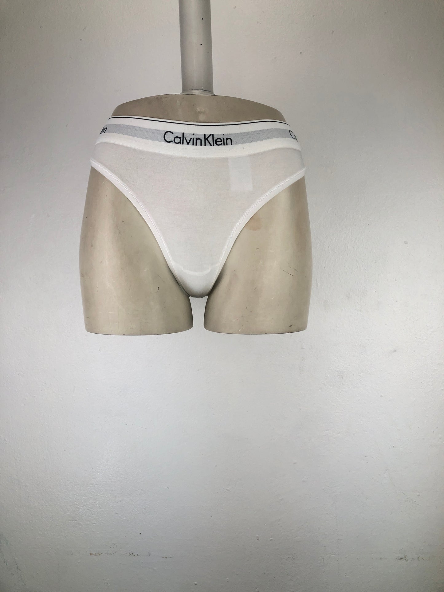 Panti Blanco Calvin Klein