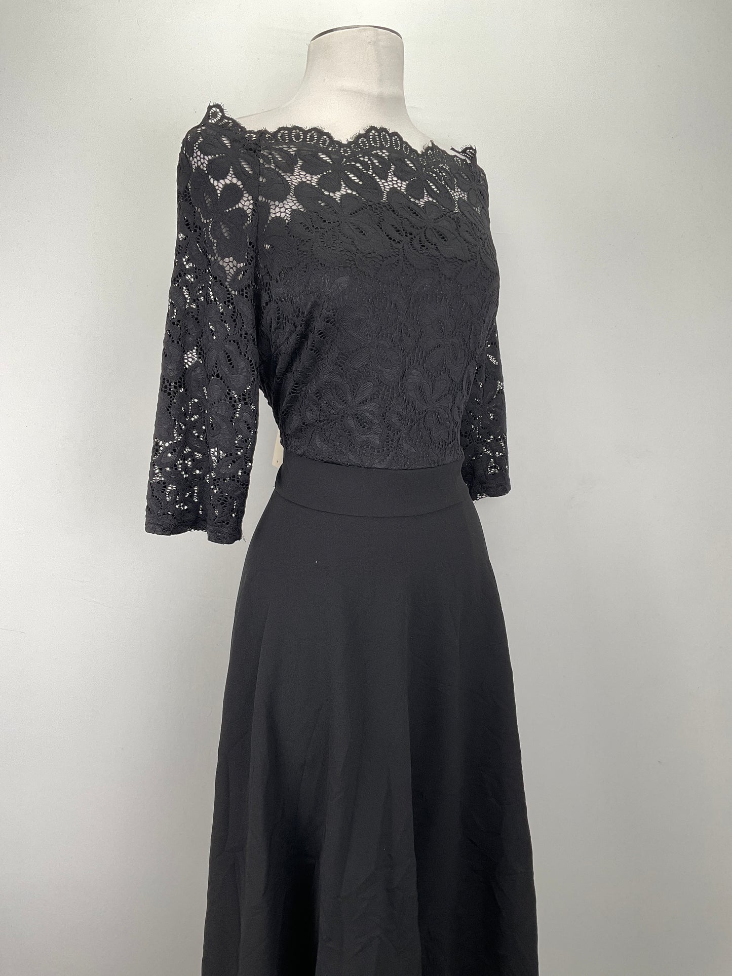 Vestido Negro Floral Missmy