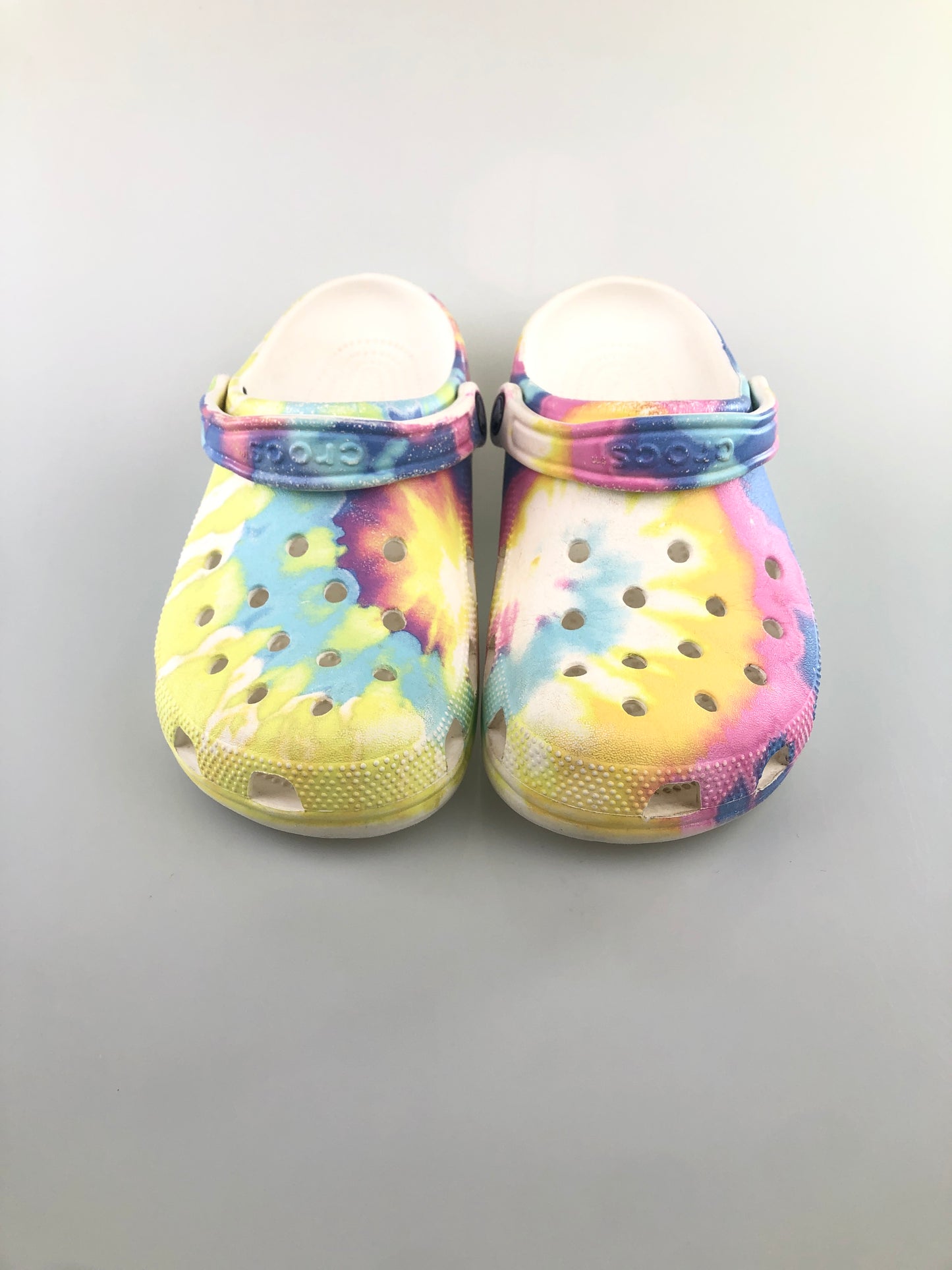 Sandalia Multicolor Crocs
