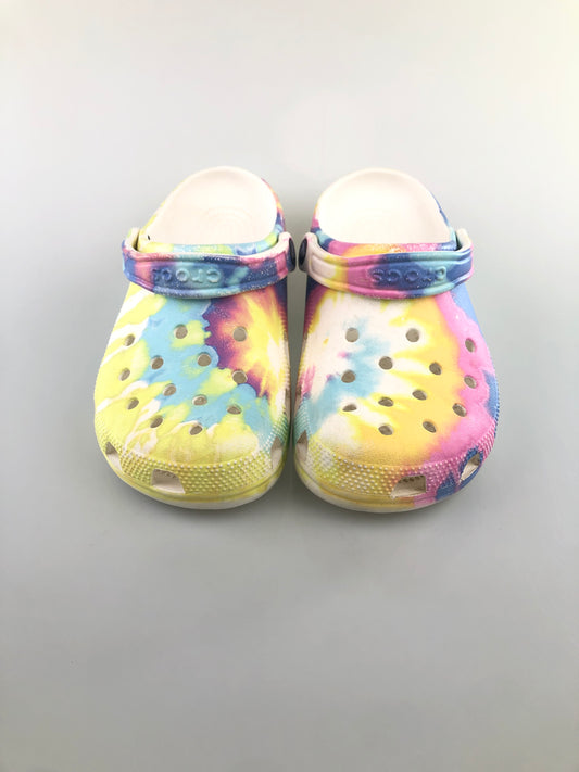 Sandalia Multicolor Crocs