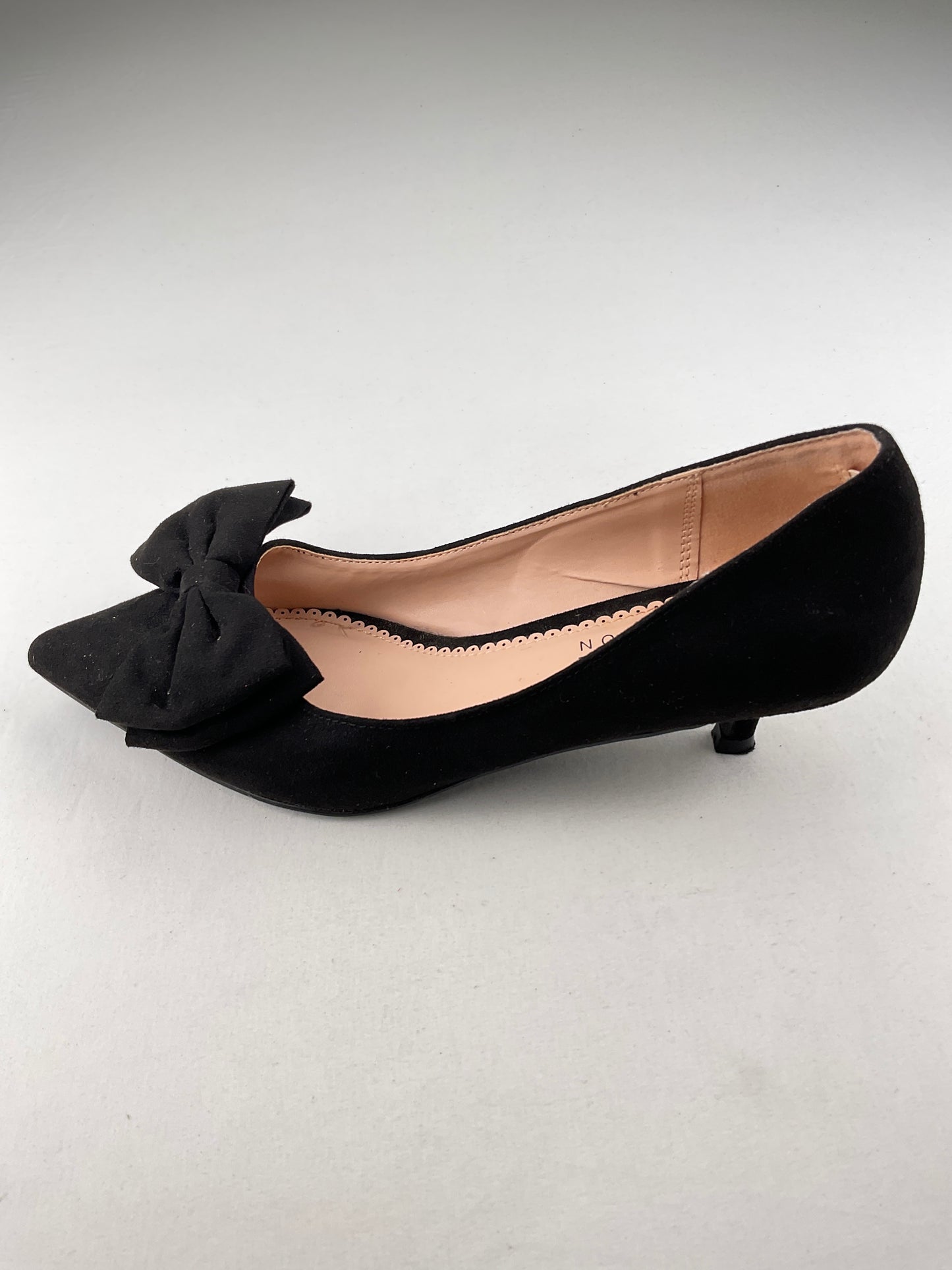 Zapato Negro de Tacón Journee Collection