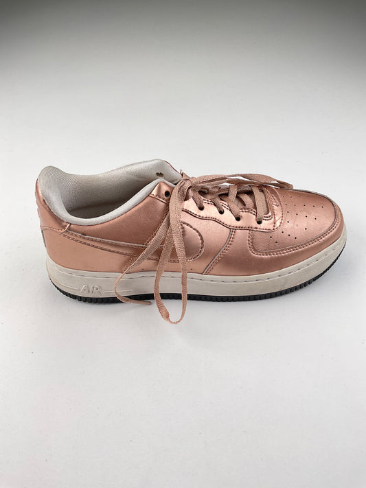 Tenis Dorado Nike Air