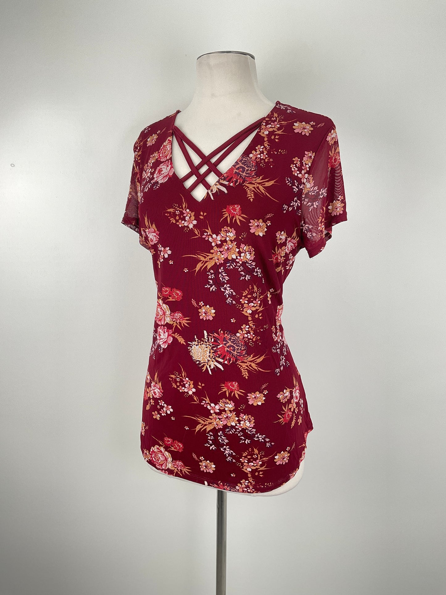 Blusa Rojo vino Floral No Boundaries