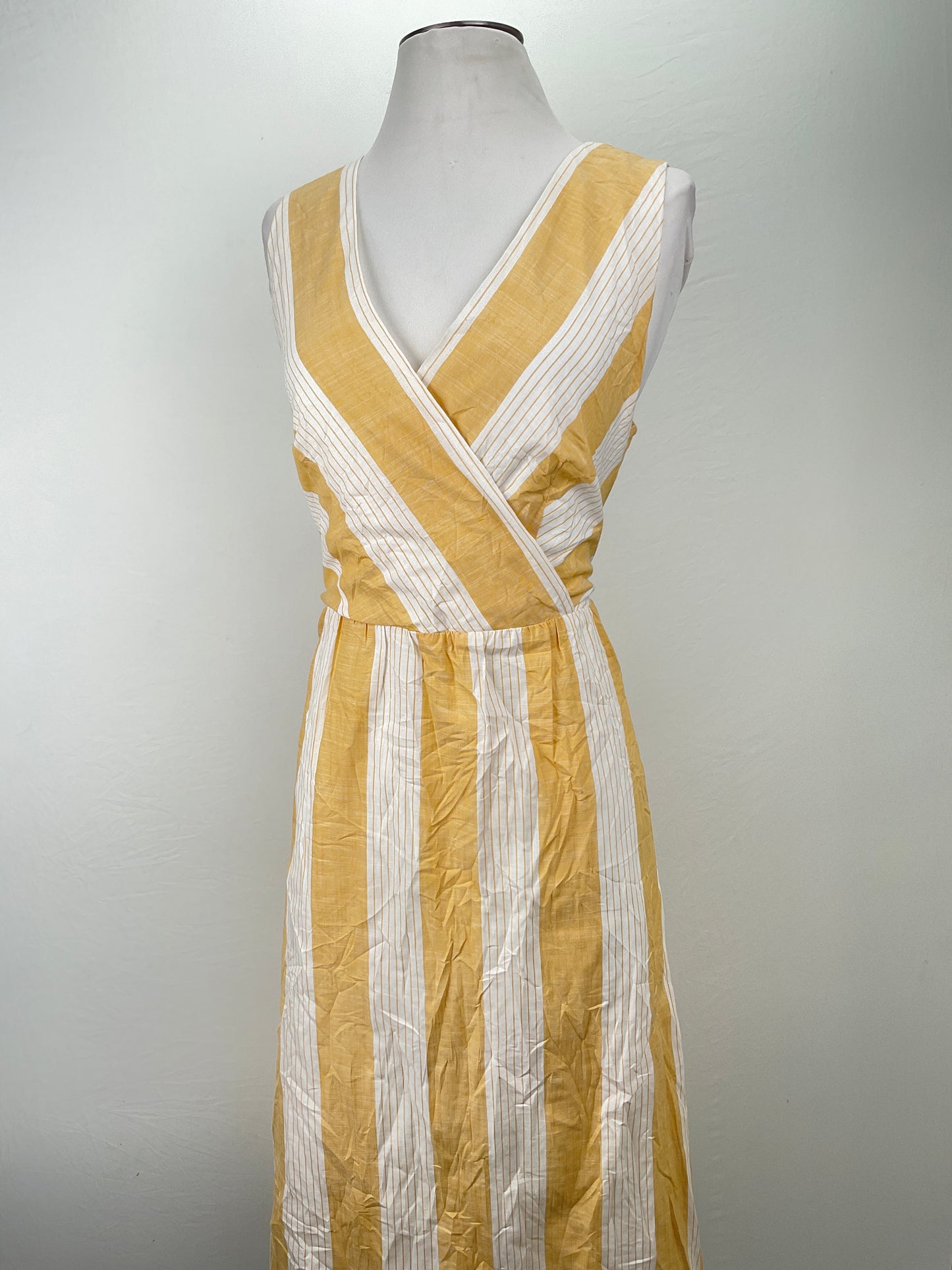 Vestido Crema de Rayas Christopher Bank