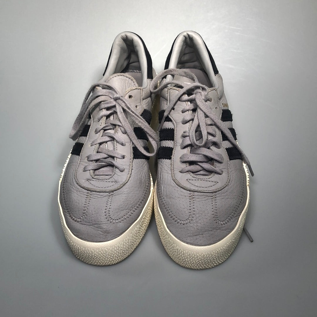 Tenis Gris Adidas