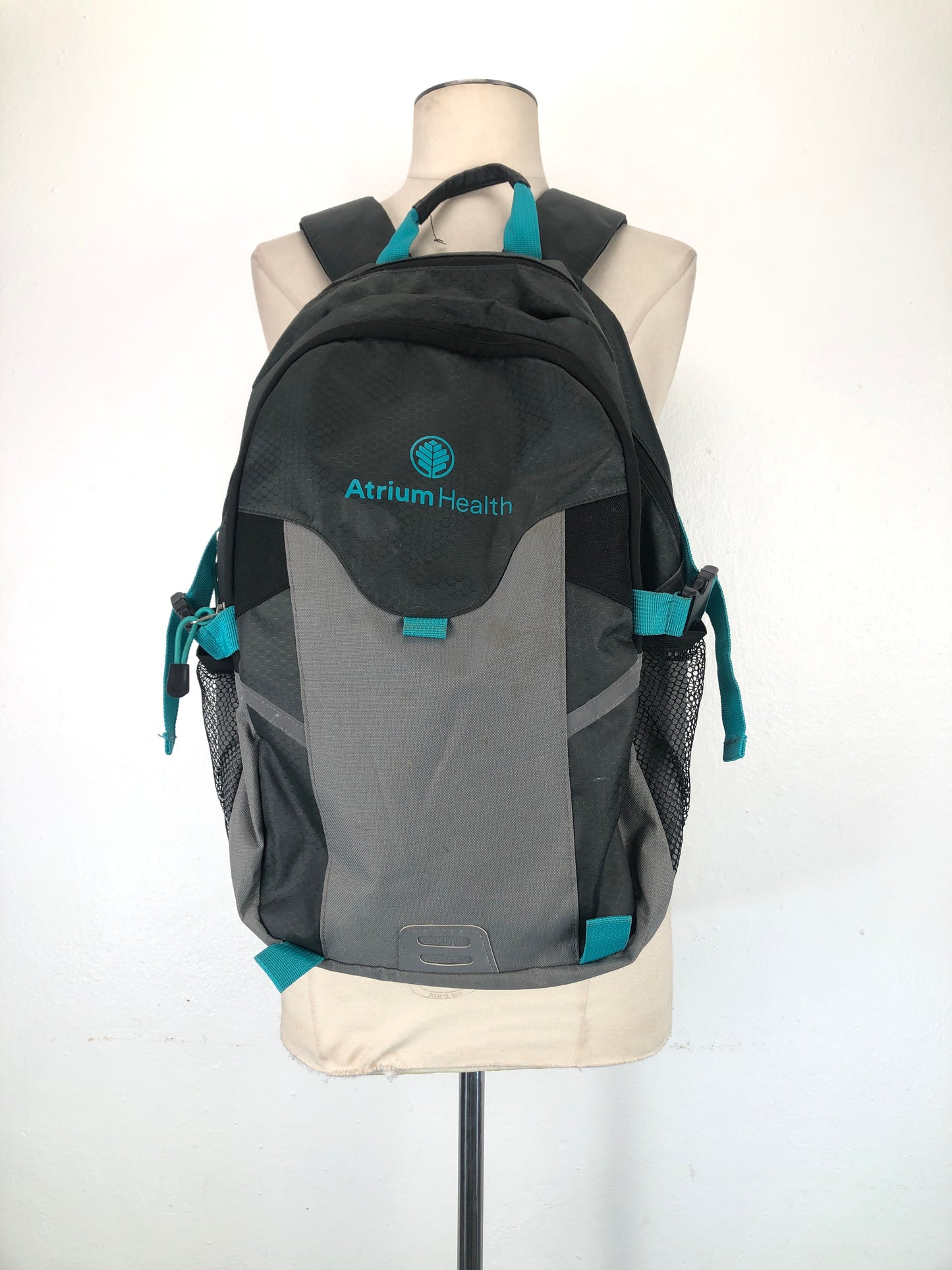 Mochila Gris Atrium Health