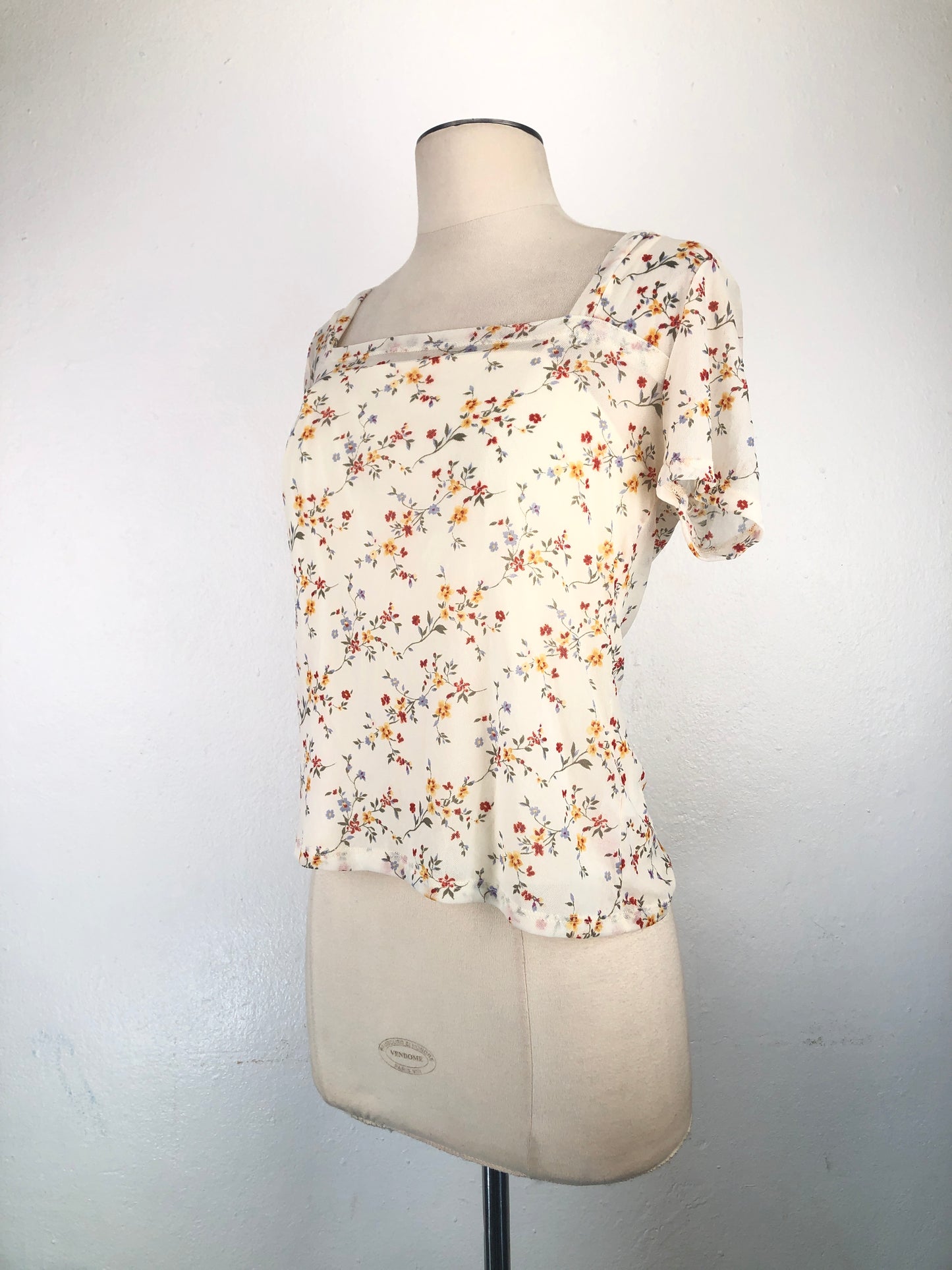 Blusa Crema de Flores No Boundaries