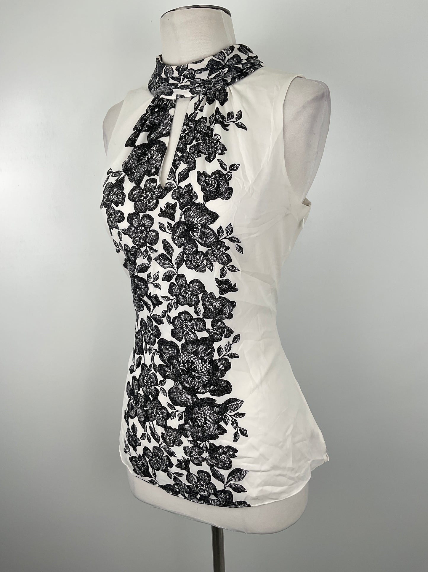 Blusa Blanco Floral White Black