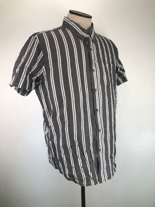 Camisa Gris De Rayas Ampufy