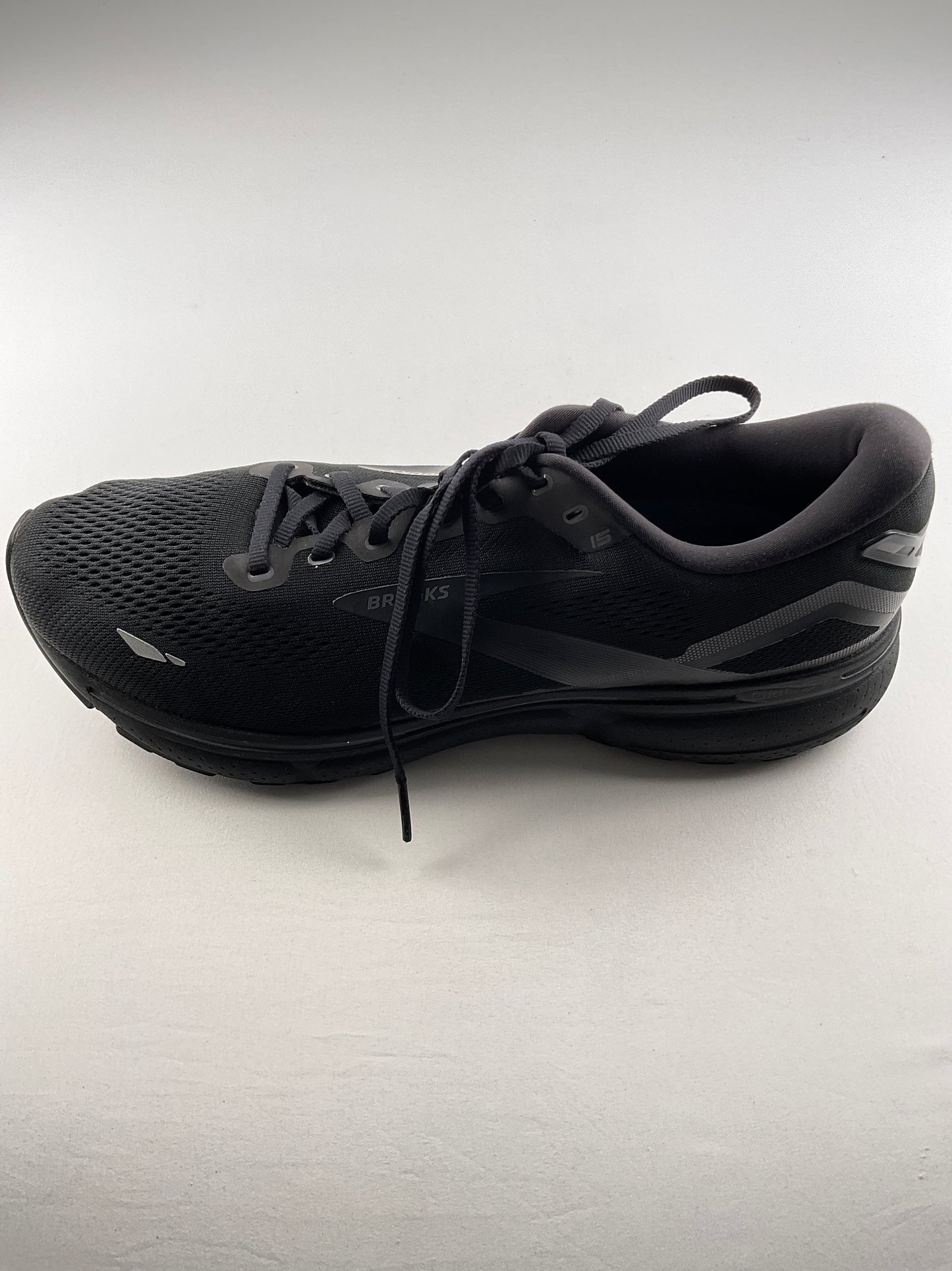 Tenis Negro Deportivo Brooks
