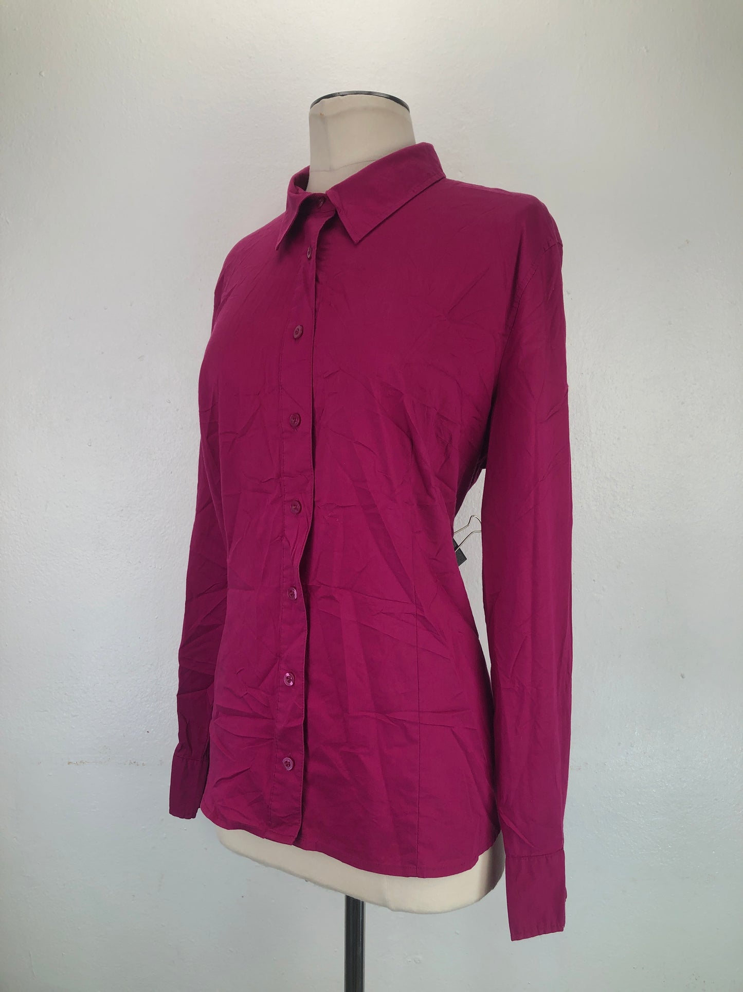 Camisa Rojo vino Attention
