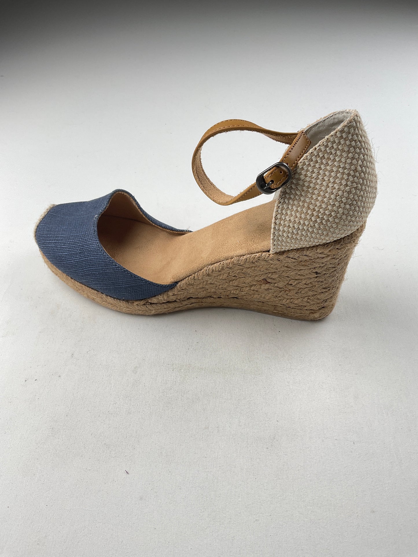 Zapatilla azul White mount..
