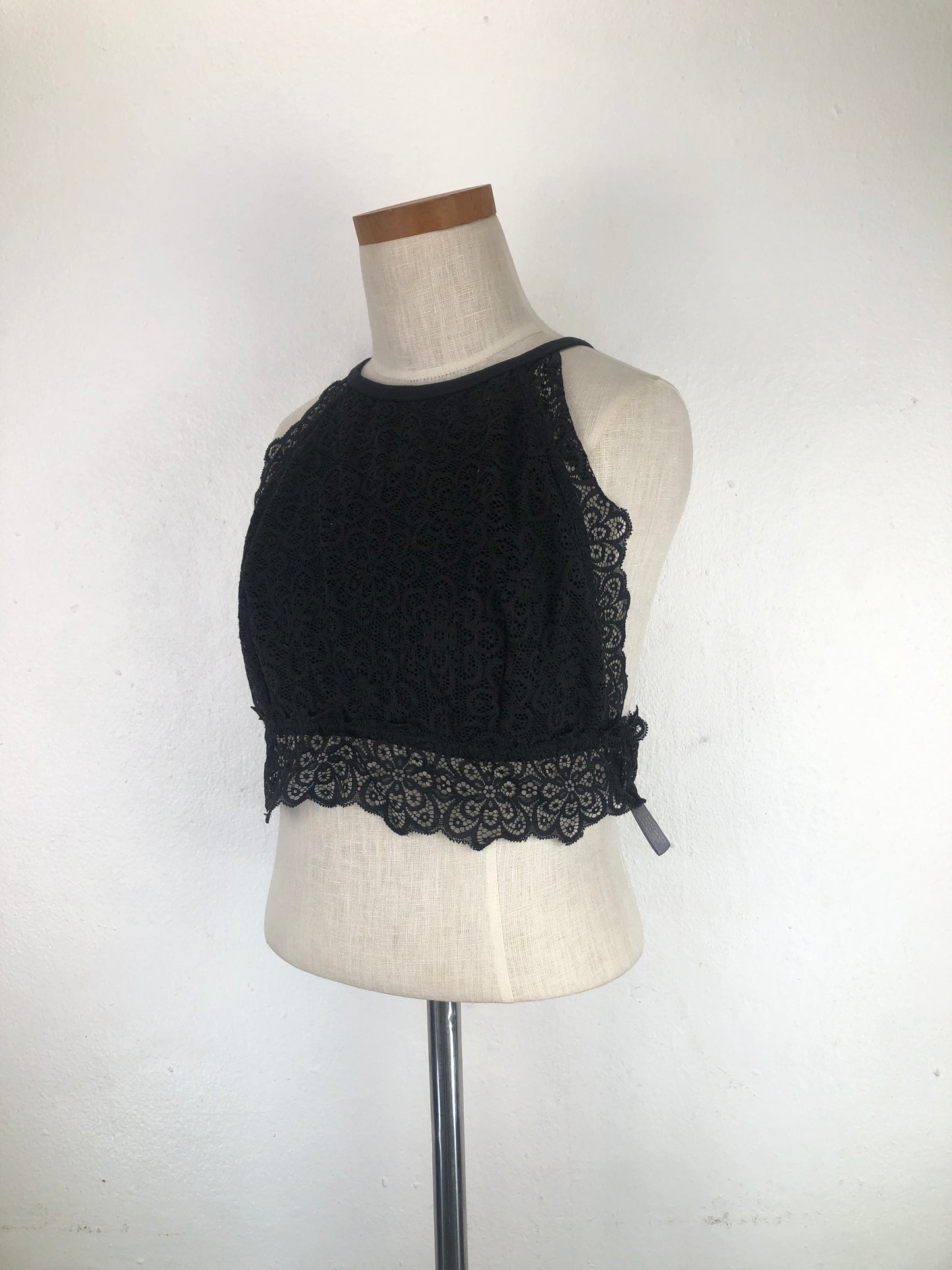 Blusita Negro Floral Deportivo aerie