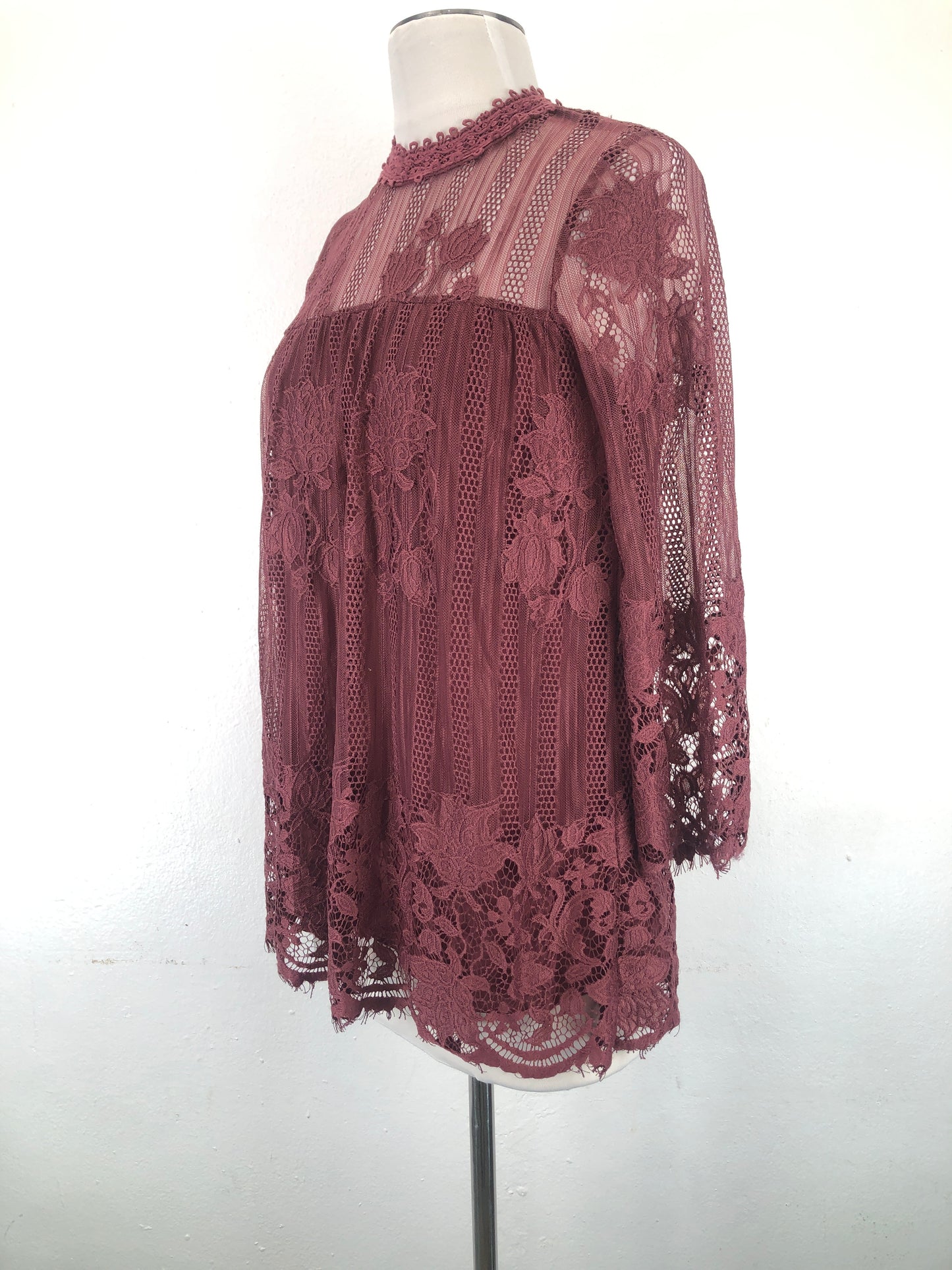 Blusa Rojo vino Floral Chance or Fate