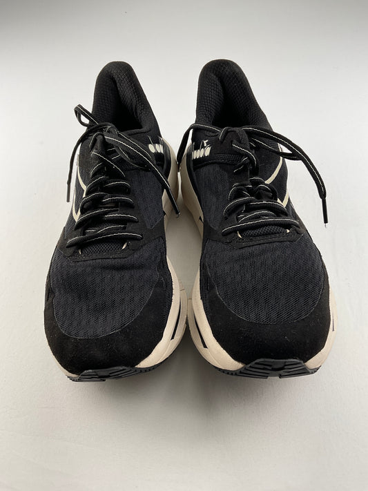 Tenis Negro Deportivo Diadora