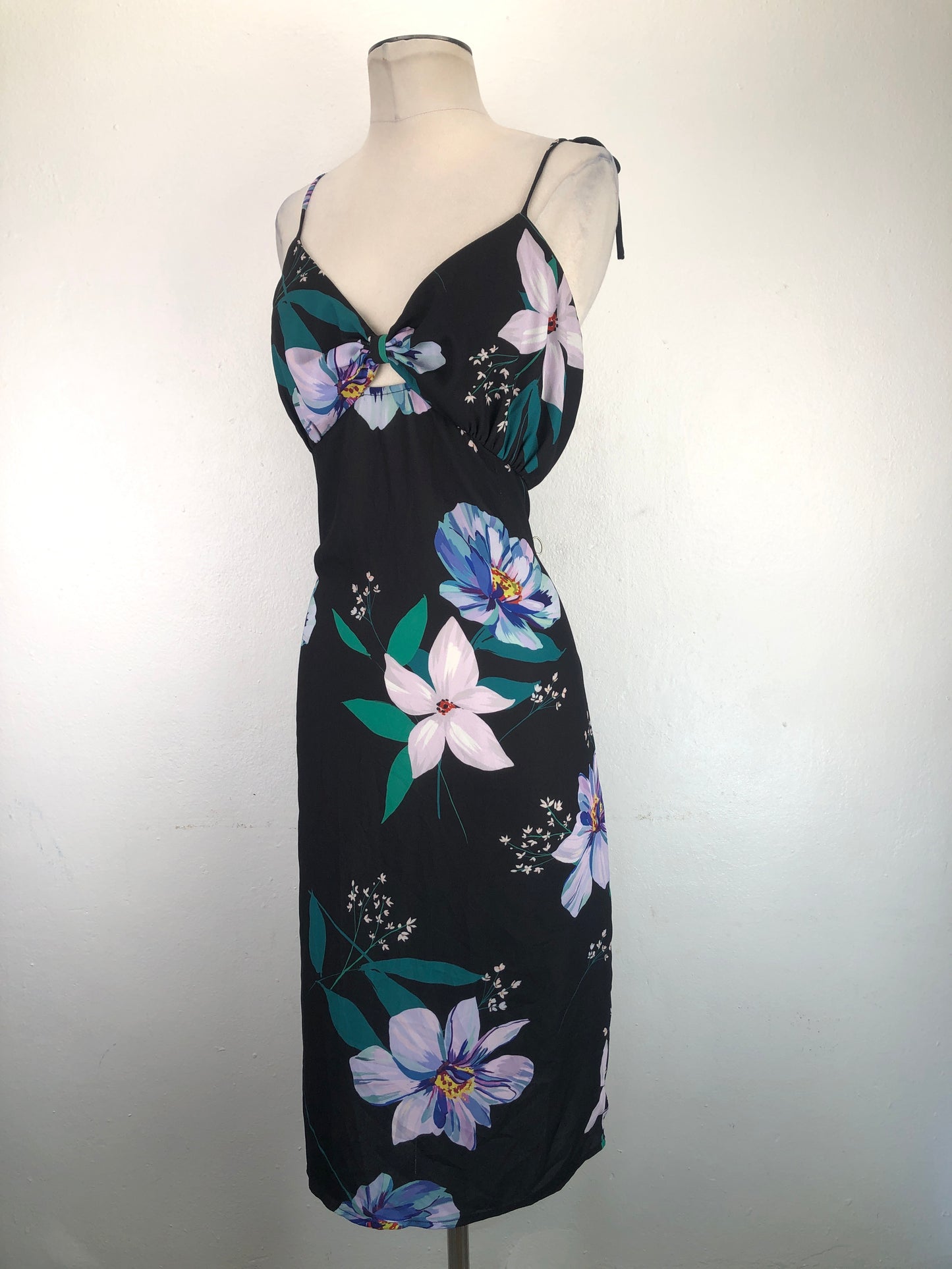 Vestido Negro Floral Chelsea