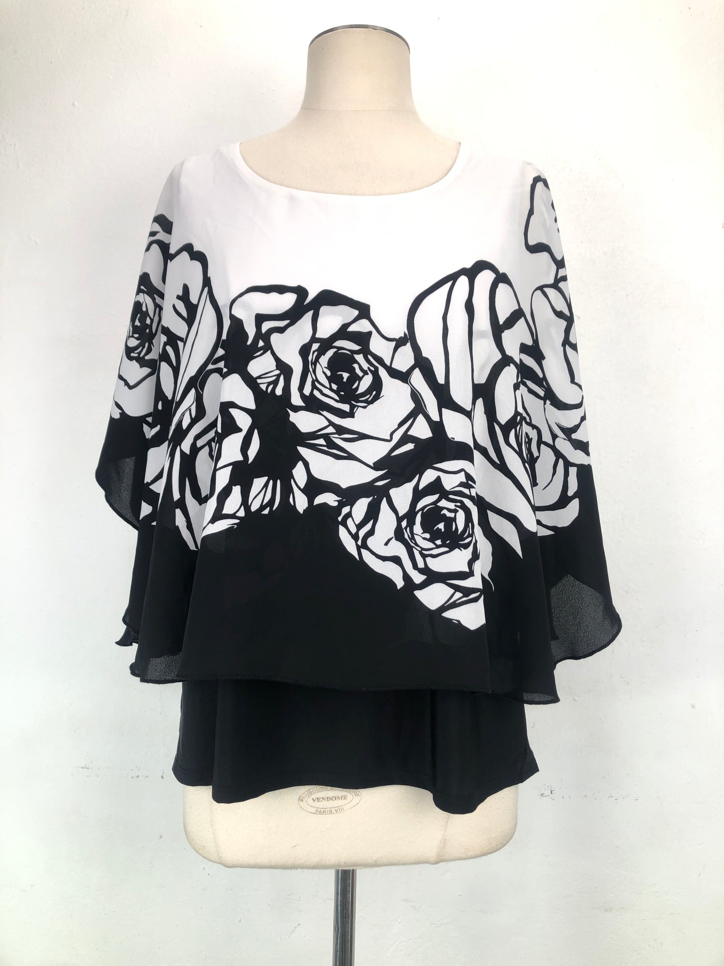 Blusa Negro A Floral Nygard