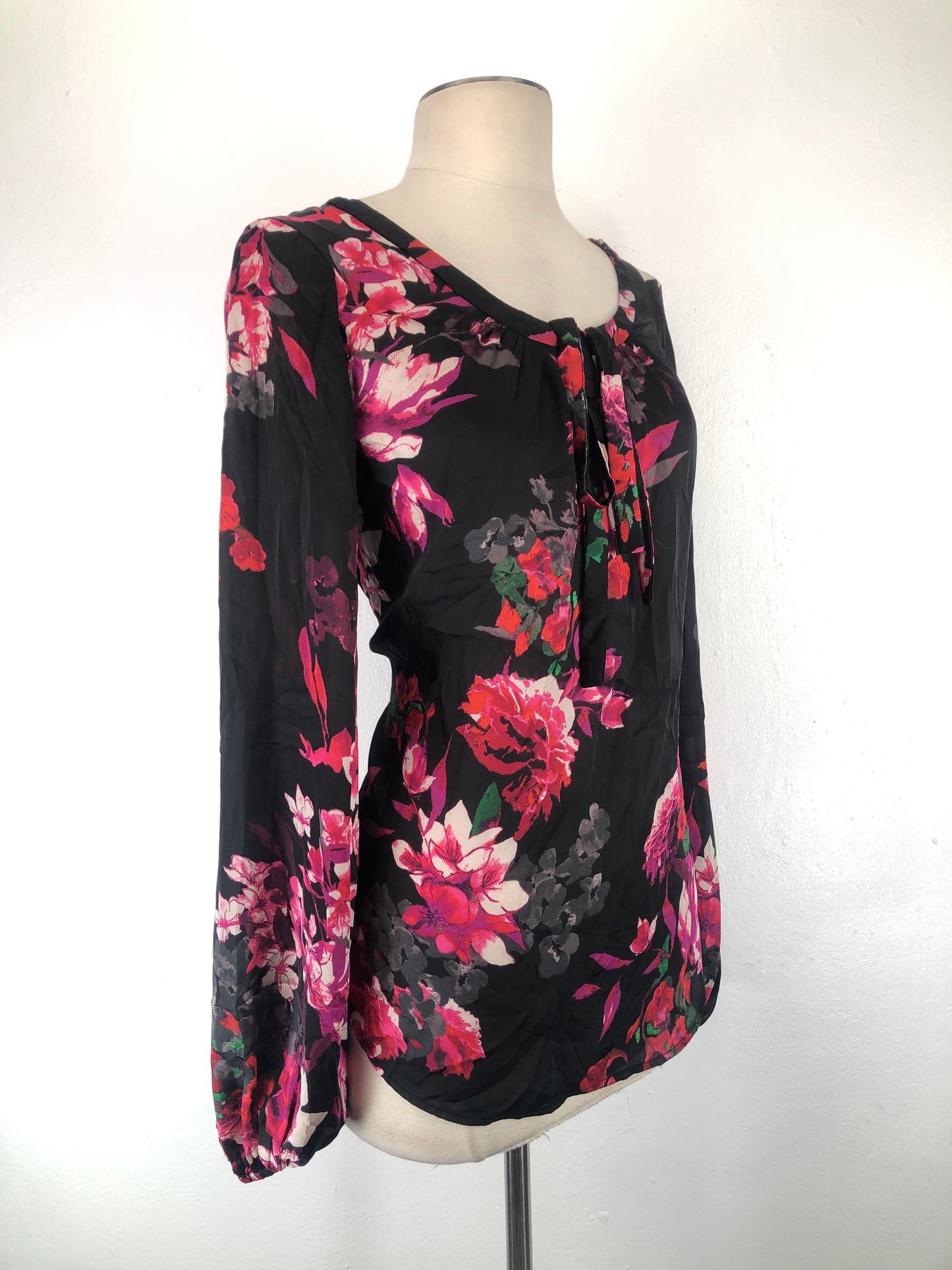 Blusa Negro de Flores KIRNA ZABETE