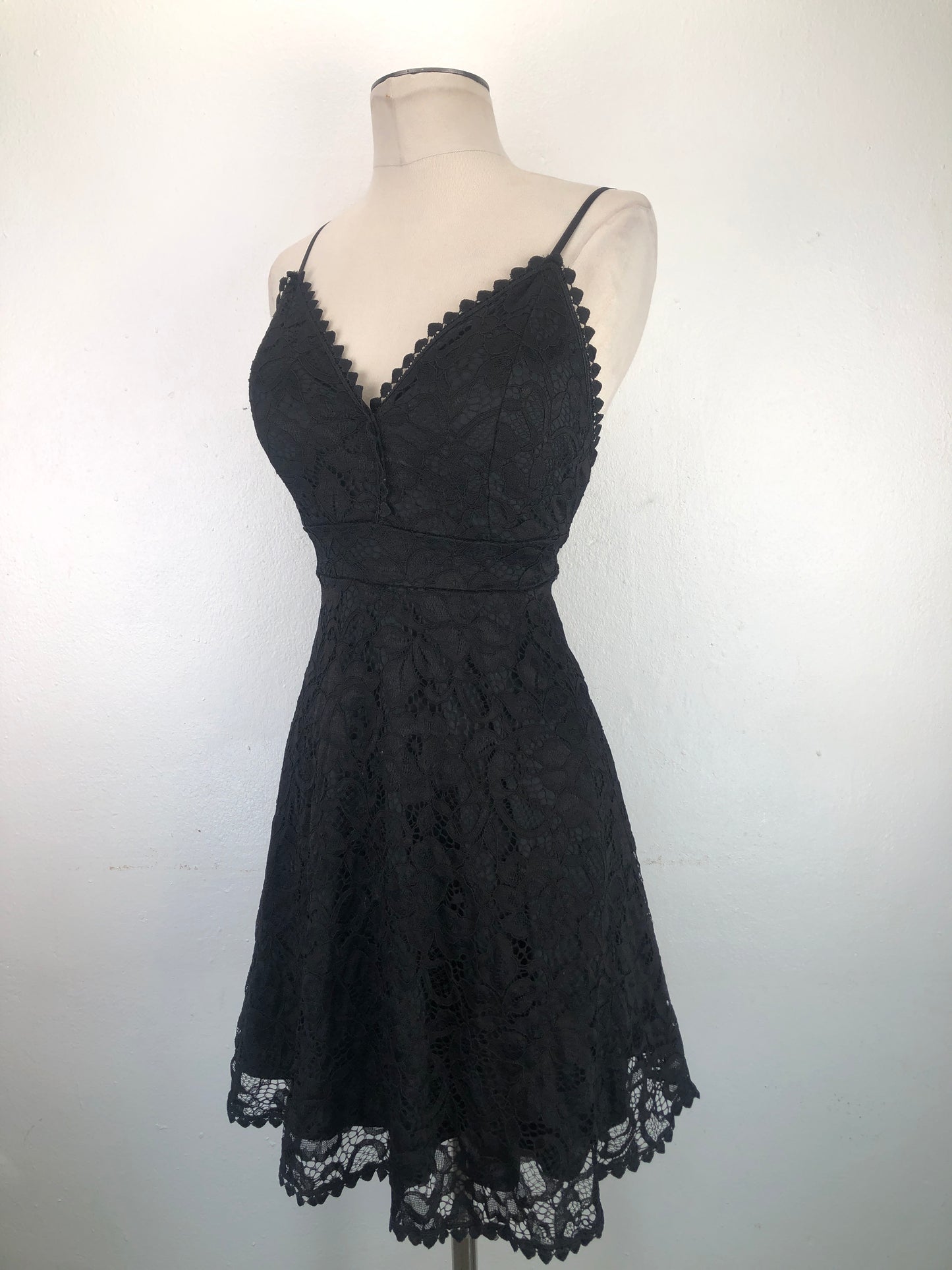 Vestido Negro Floral Streetwear Society