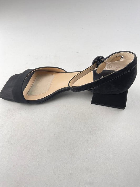 Zapatilla negro Alex Marie