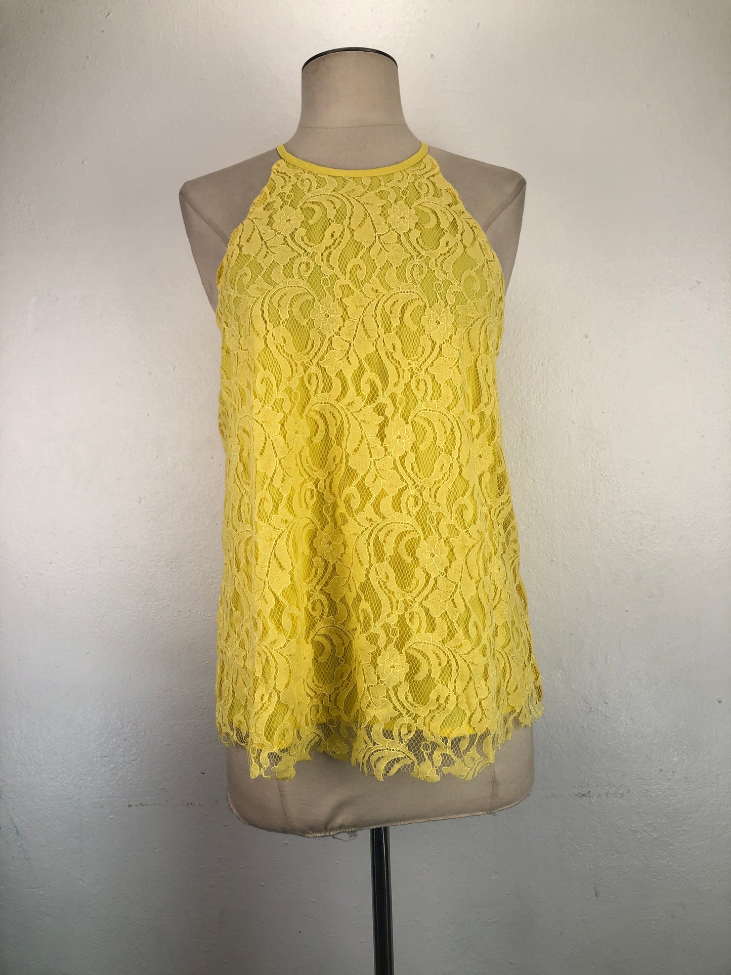Blusa amarillo De FloresSweet Wanderer