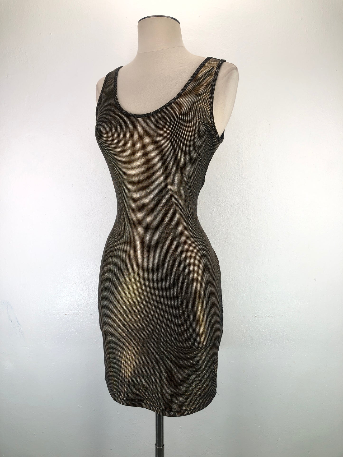 Vestido Dorado American Appareil