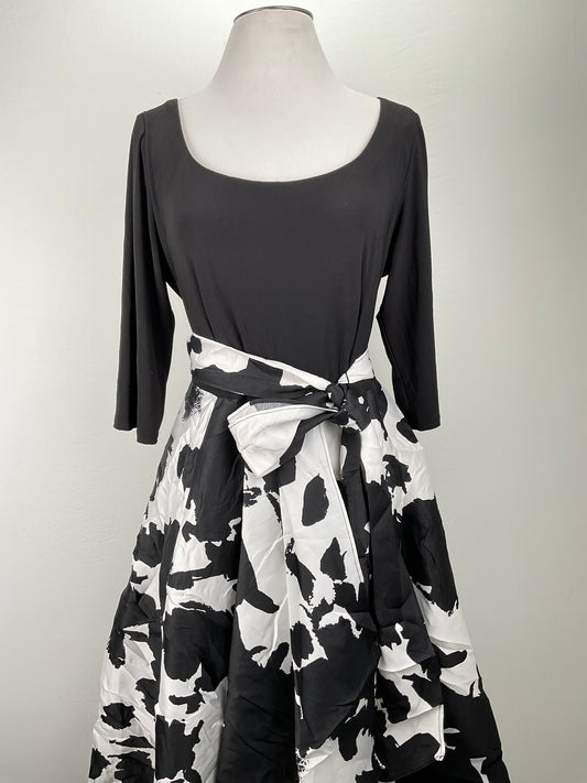 Vestido Negro Floral Richards