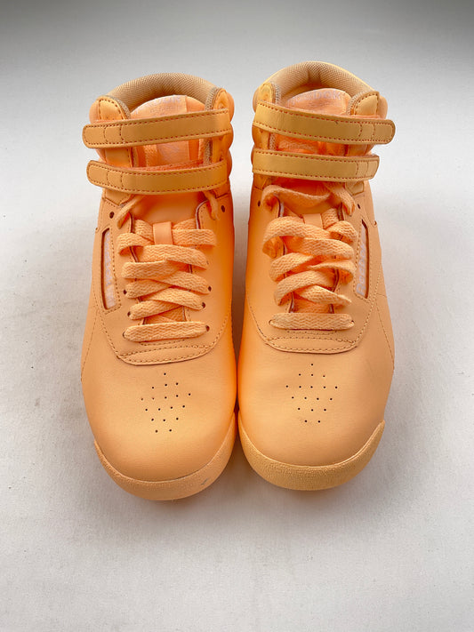 Tenis naranja Reebok