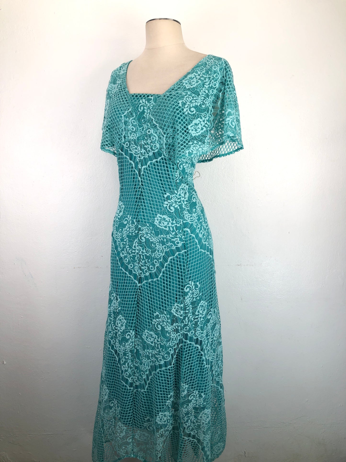 Vestido Verde de Flores Reba