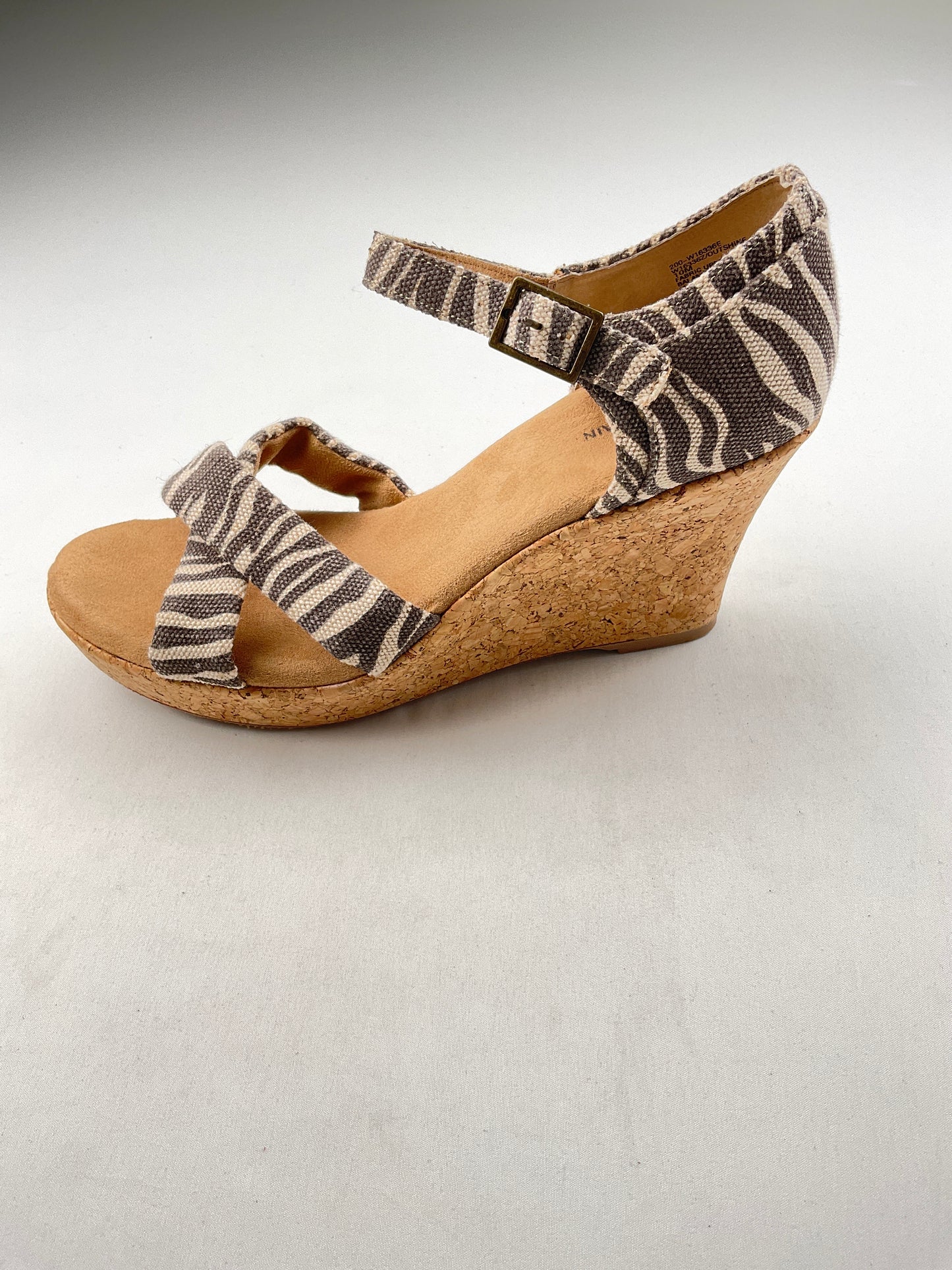 Zapatilla crema White m…