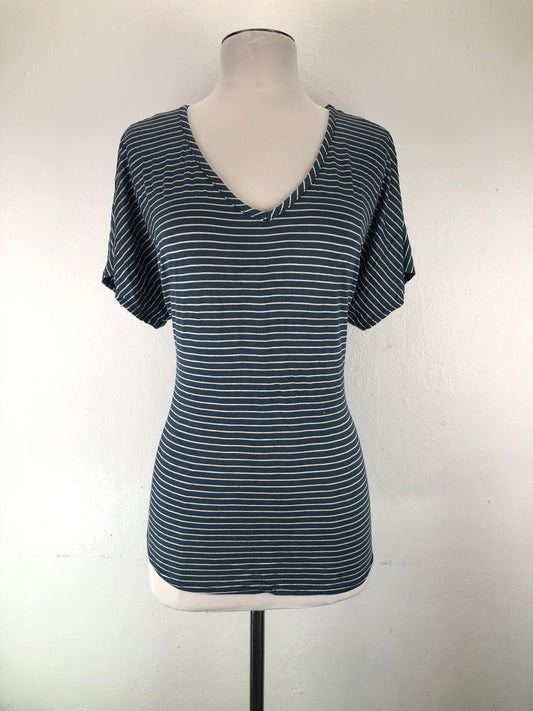 Blusa Camiseta Gris de Rayas Thread