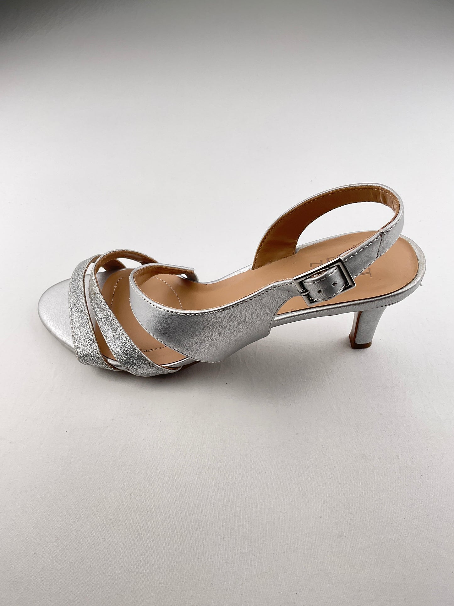 Zapatilla Plateado de Tacón Naturalizer