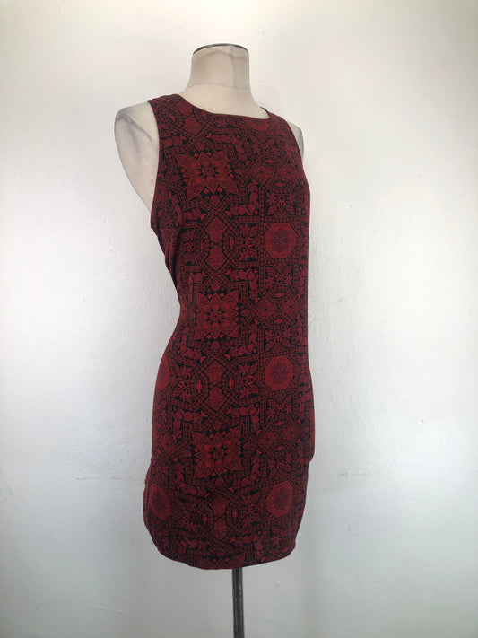 Vestido rojo Vino Floral Staringatestar